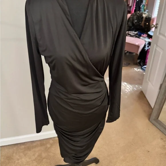 Elegant Black Wrap Dress - Picture 9 of 11